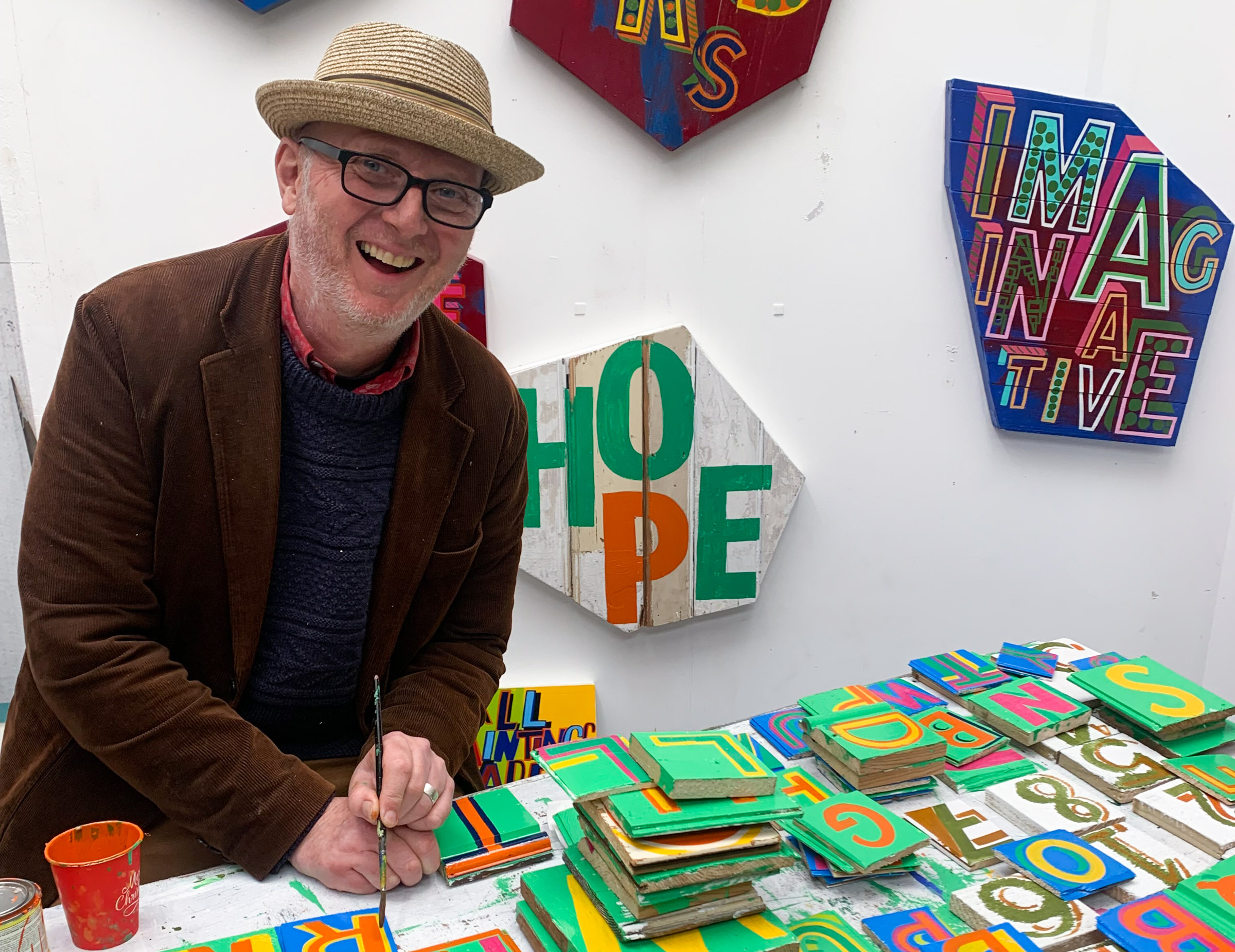 Ahead of his upcoming exhibition “The Word Observatory” at von Bartha Copenhagen, our editorial manager Hester Koper speaks to Bob & Roberta Smith about his exploration of language and how openness and listening can help you to find your voice. 